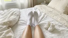 Näin saat valkoiset sukat taas oikeasti valkoisiksi: toimiva 5 kohdan rutiini